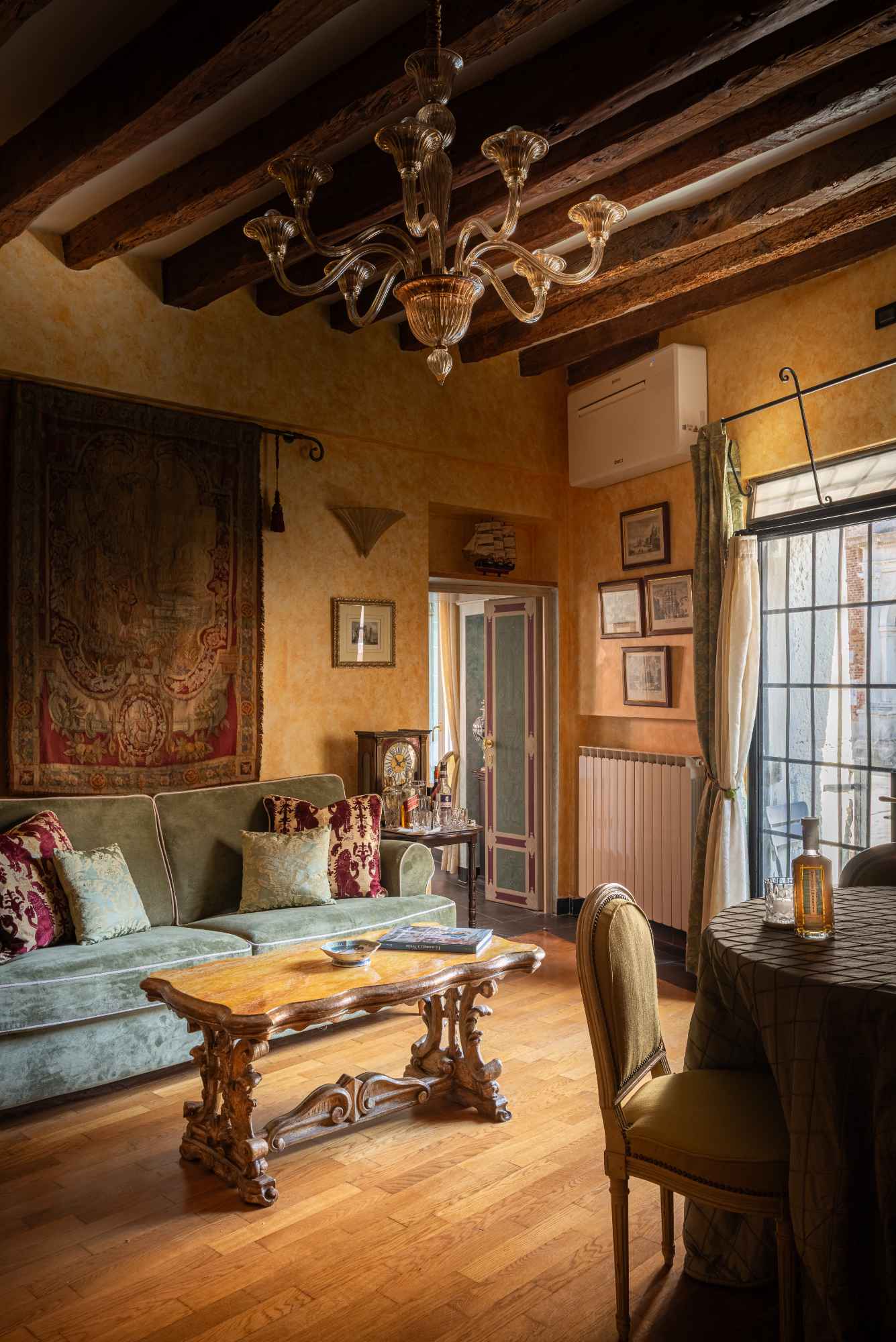 Alessandro Pietrosanti, interior photographer in London for architects, interior designers, and builders.